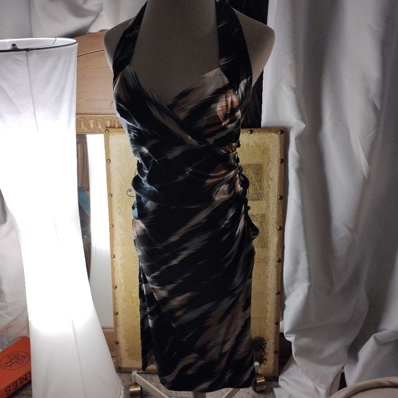 Silky Form Fitted Pin Up Vibe. Blues, Cream &  Browns. London Times Halter Dress - Picture 5 of 13